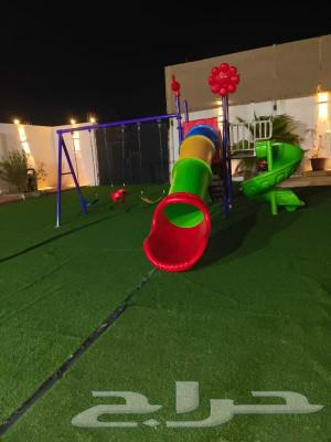 Rotating tray with slides and swings, resistant to sun heat63230385414274111