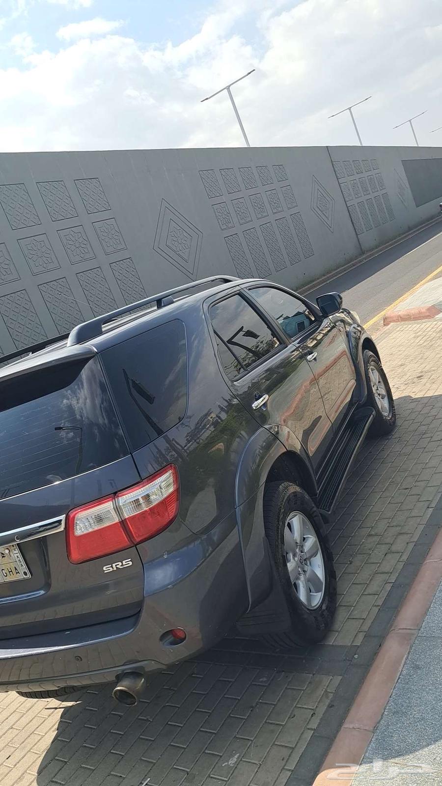 فورتشنر موديل 2010 دبل 6 سلندر جير اوتوماتيك ماكينه قير شرط63048082173057114