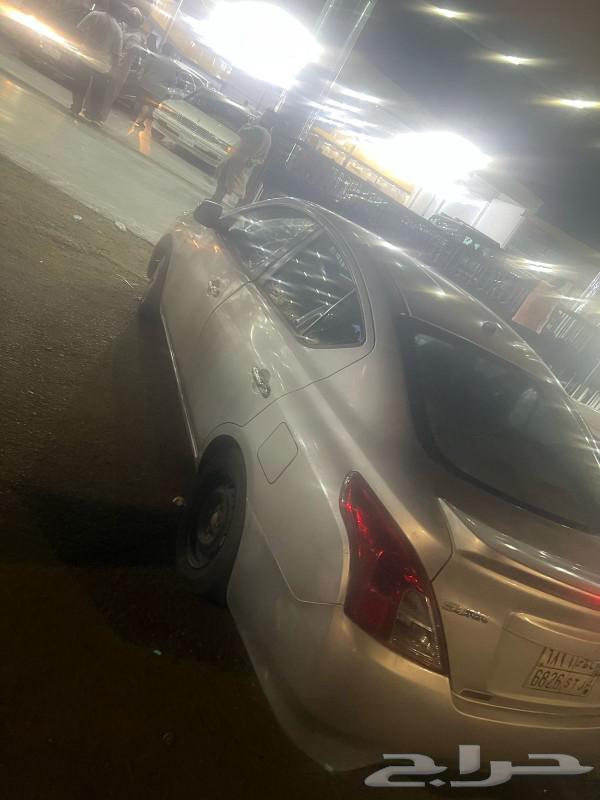 Nissan Sunny 2015 with 300 km63049883165059111