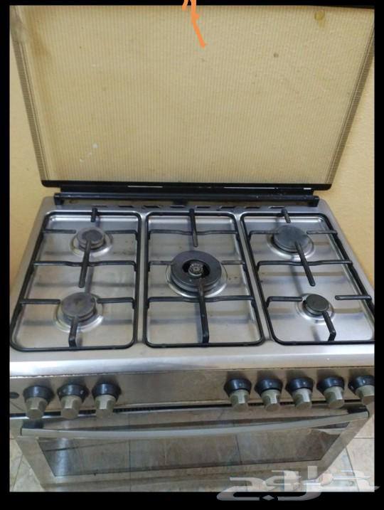 فرن خمس عيون يوجد واحده عطلانه الفرن بحاله جيده السعر 300630303437504011111