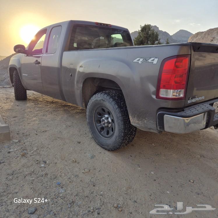 Sierra 2013 equipped for off-road driving63192122304386114