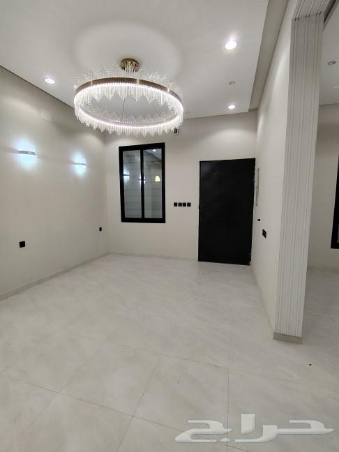 للبيع شقة دور أرضي مدخل خاص تشطيب مودرن بجوار مطار أبها63012027521667112