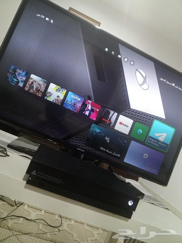 Xbox One X, its new sibling630298979827211126
