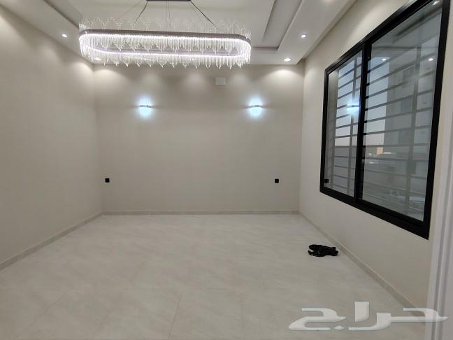 للبيع شقة دور أرضي مدخل خاص تشطيب مودرن بجوار مطار أبها63012027521667113