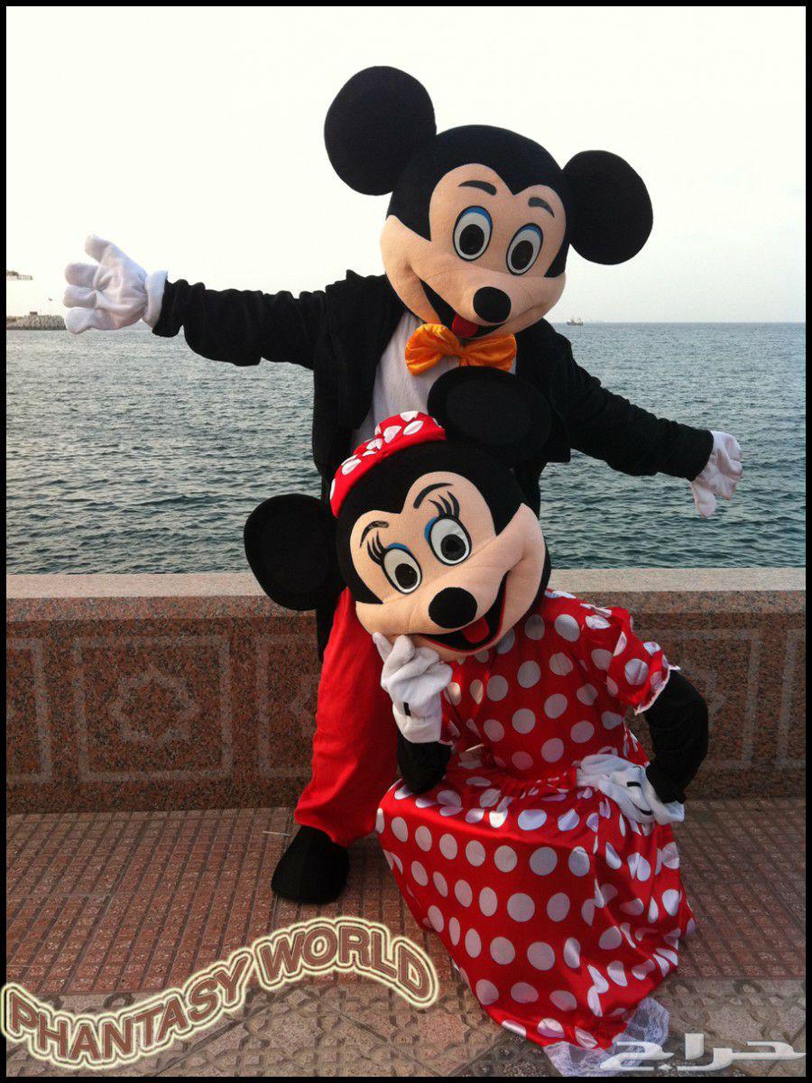 Dress up in costumes for costume parties63028988785539114