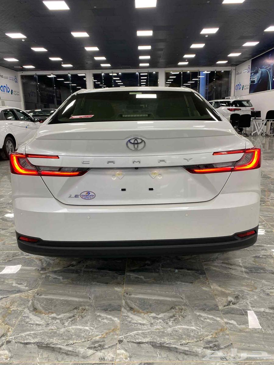 Toyota Camry LE Gasoline Hatchback 2025 White63034457311234113
