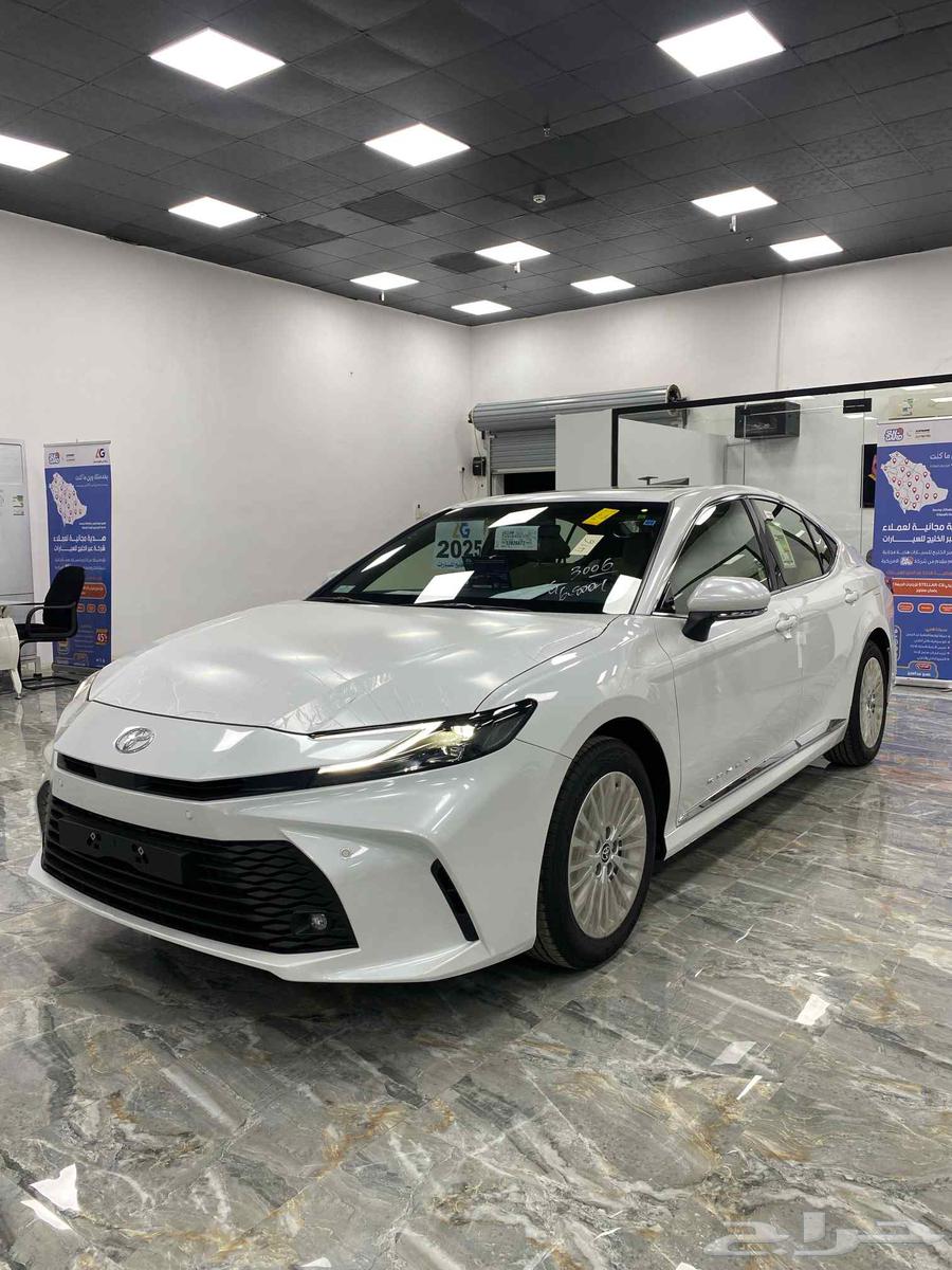 Toyota Camry LE Gasoline Hatchback 2025 White63034457311234112