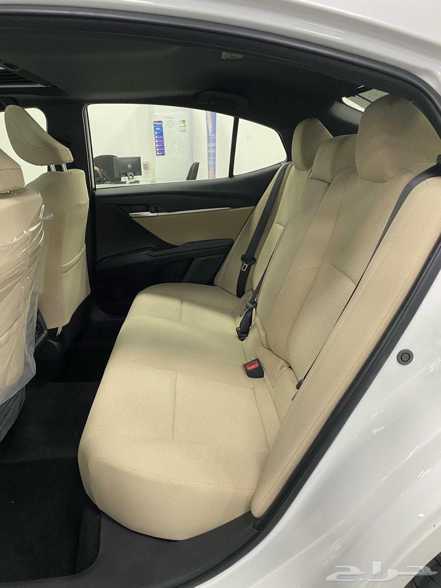 Toyota Camry LE Gasoline Hatchback 2025 White63034457311234114