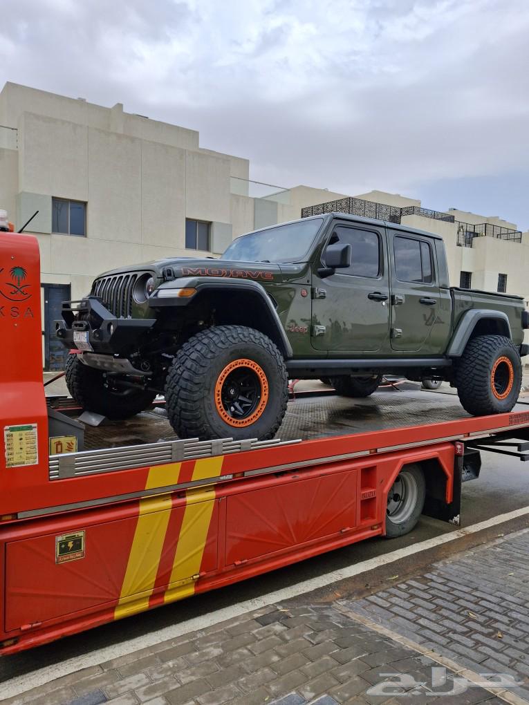 Hydraulic car lift for transportation between cities63012965981442111