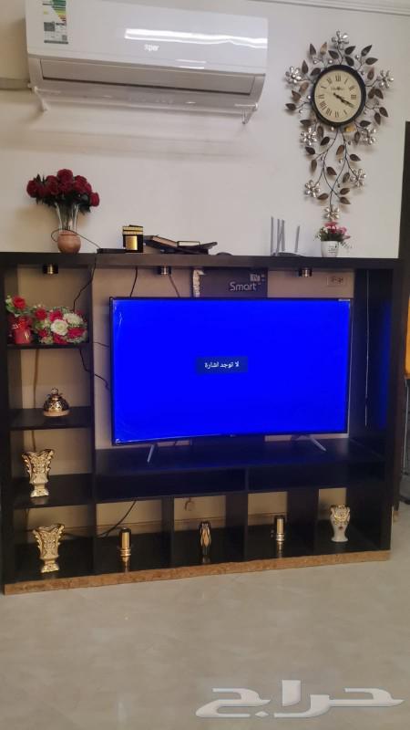 للبيع طاولة تلفزيون وعدد 2اراكيل استخدام بسيط جدا630162931097631126