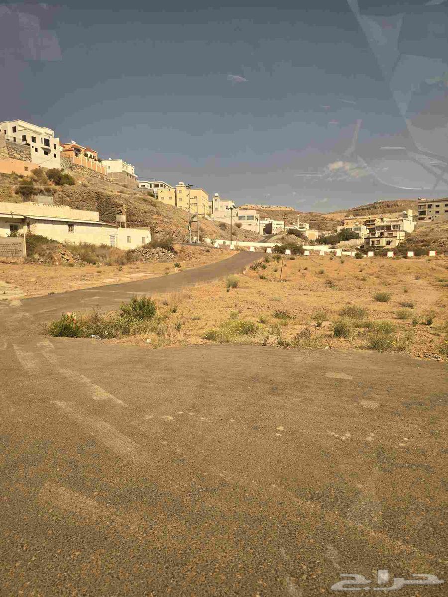 For sale, a land plot in Al-Muntazah district next to Sama Abha.63016509580931111