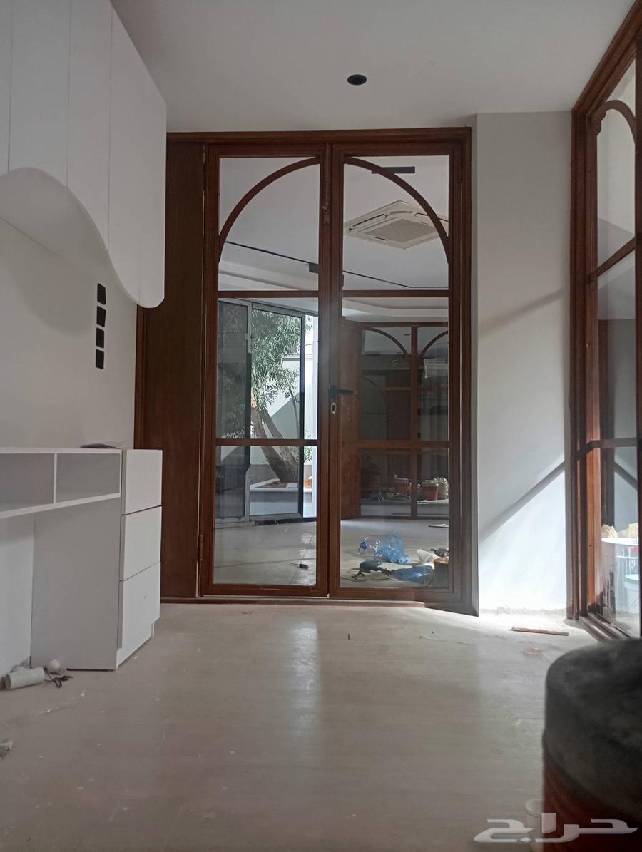 aluminum  glass63034449445634114