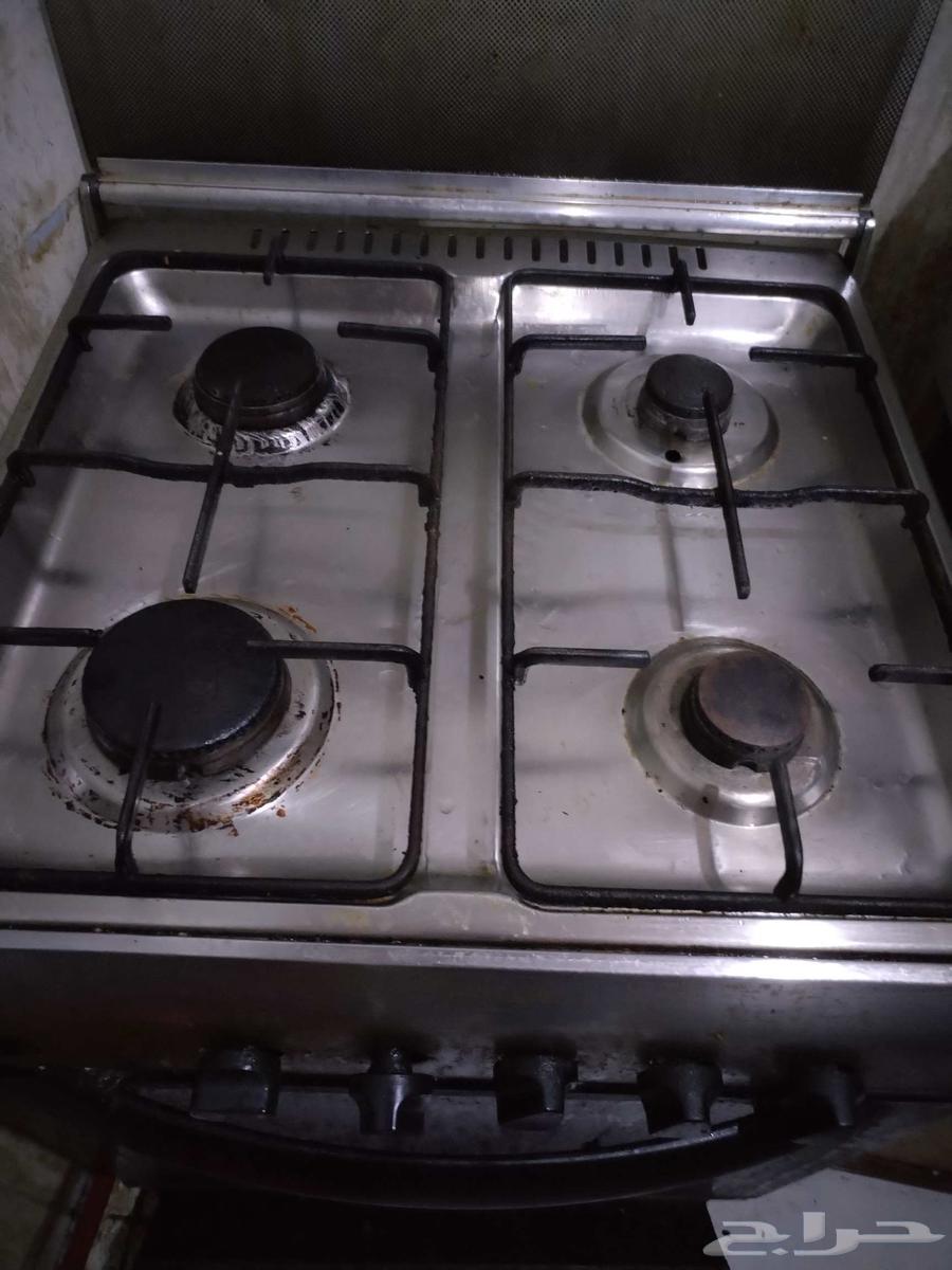 بوتجاز 4 شعله شغال تمام فوق وتحت للبيع في المنفوحه63420628099842116