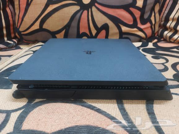 Sony 4 has two hands and an account.63419899883393111