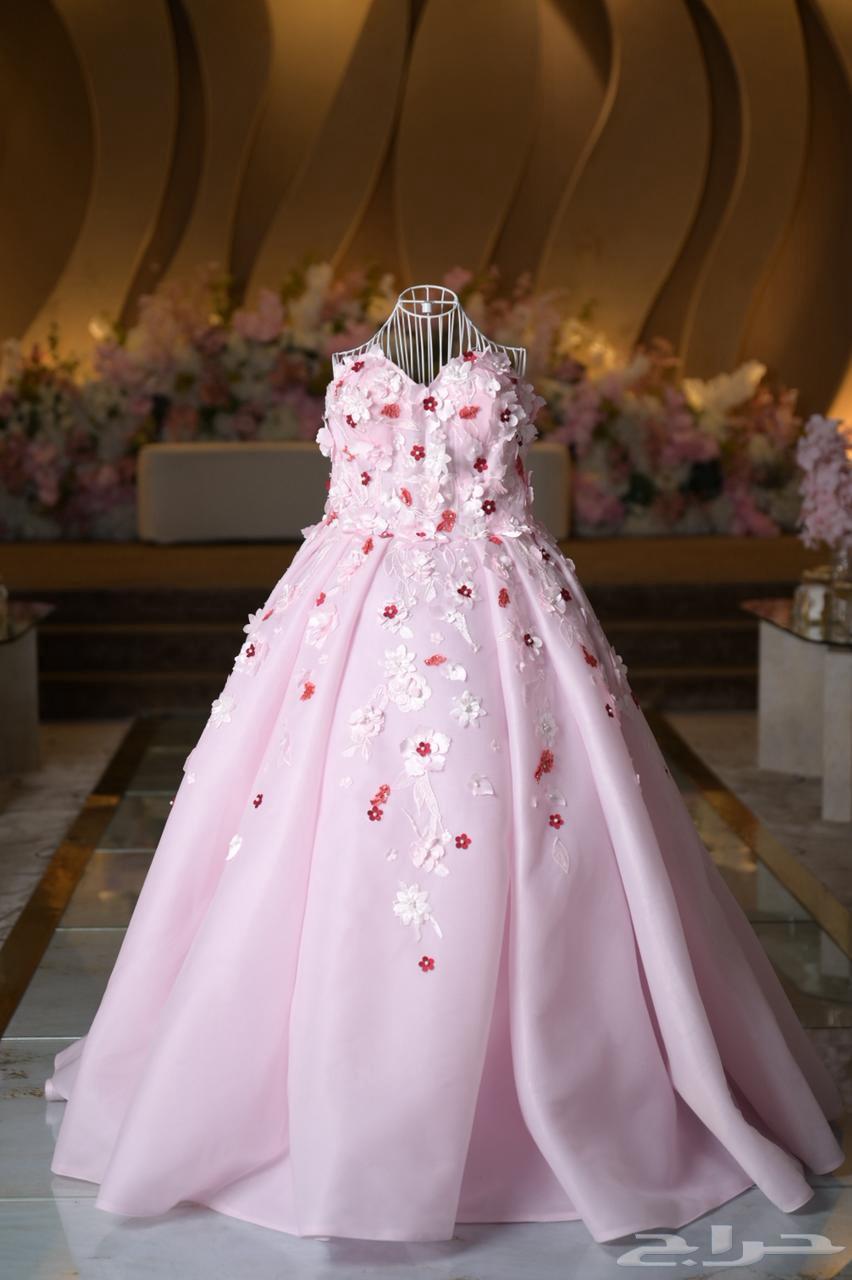 A clean queen dress used once63421934458371111