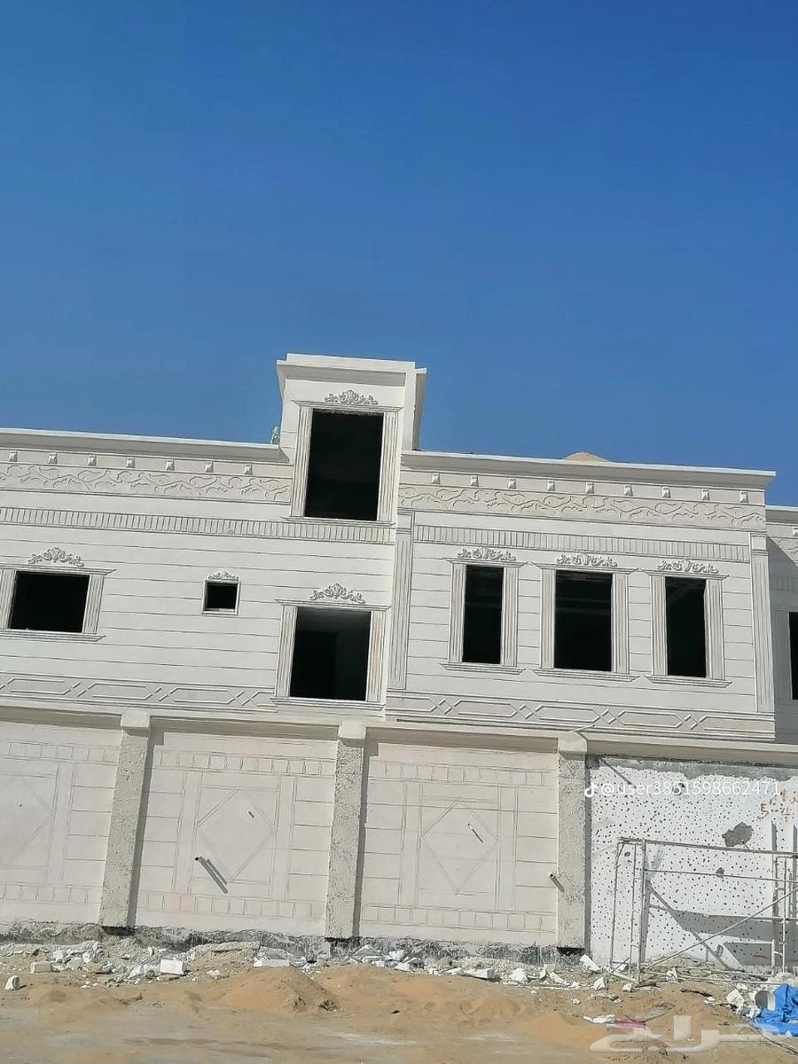 Why are colored cement and Al-Batha'ya of Riyadh present in the areas?63034449292034111