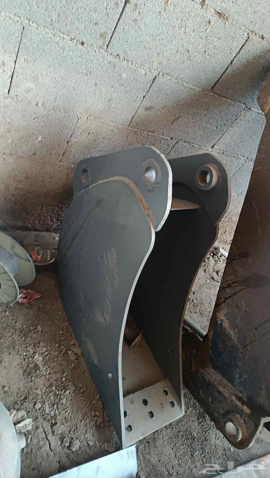 Al-Batin was drilled with a large JCB.63032713217026111