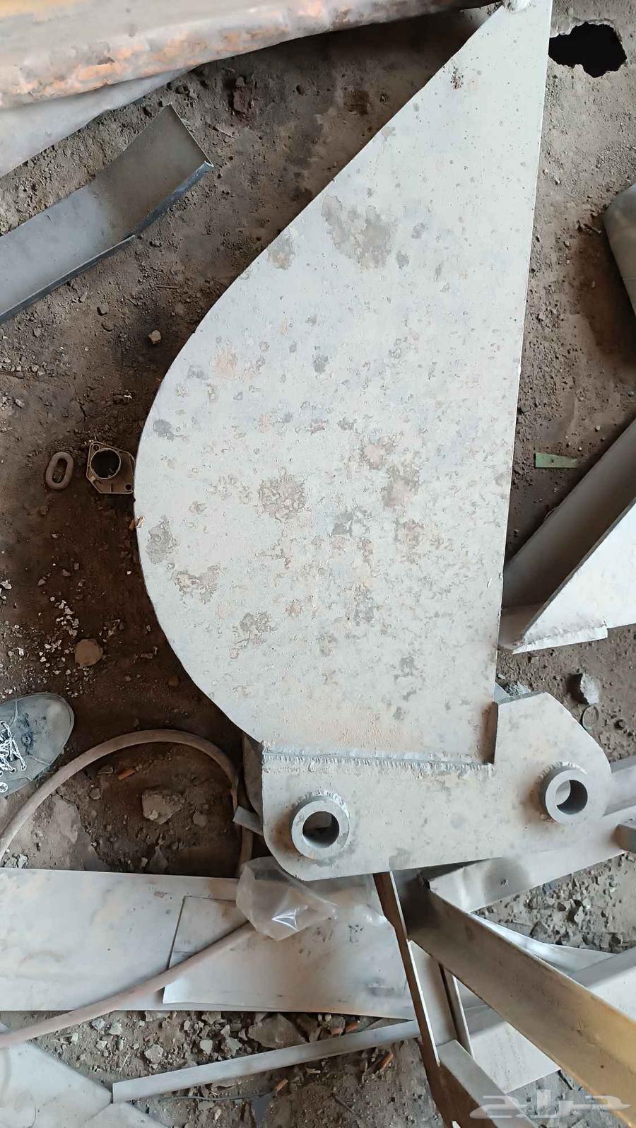 Al-Batin was drilled with a large JCB.63032713217026113