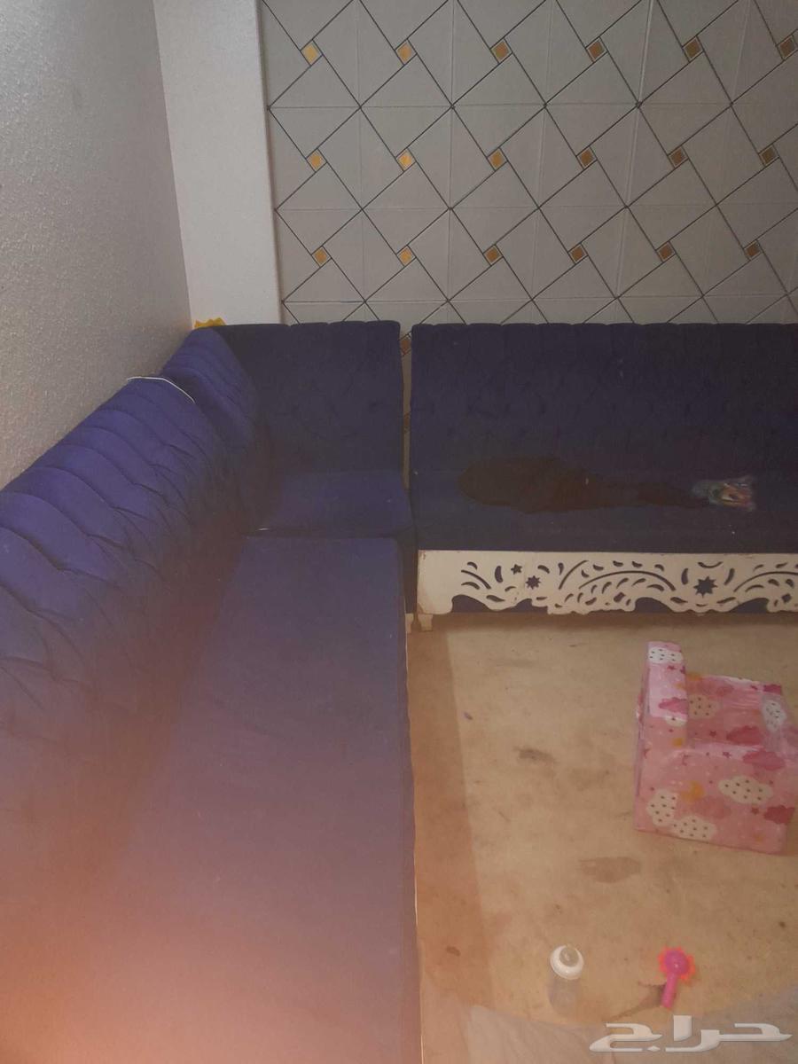 بيع غرفة نوم وجلست صاله ومطبخ مع أدوات و2 مكيف اسبليت 2 طاول634190866350091110