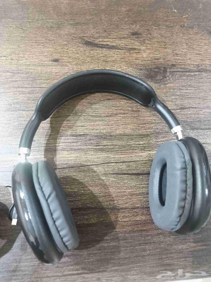 New Bluetooth earphones, clean and without any issues63416491270787111