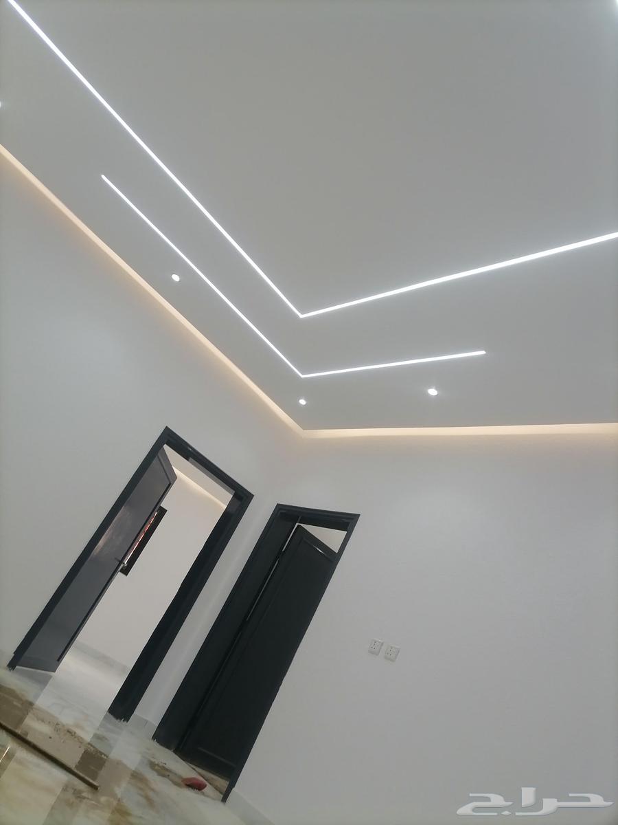 Interior or exterior paint is available.63033162192001112