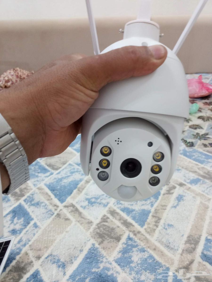 The surveillance camera I bought is new and uses solar energy.63417637875457112
