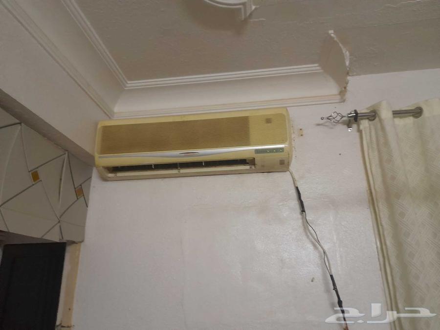 Selling a bedroom, a living room set, a kitchen with appliances, 2 split air conditioners, and 2 tables.63419086635009112