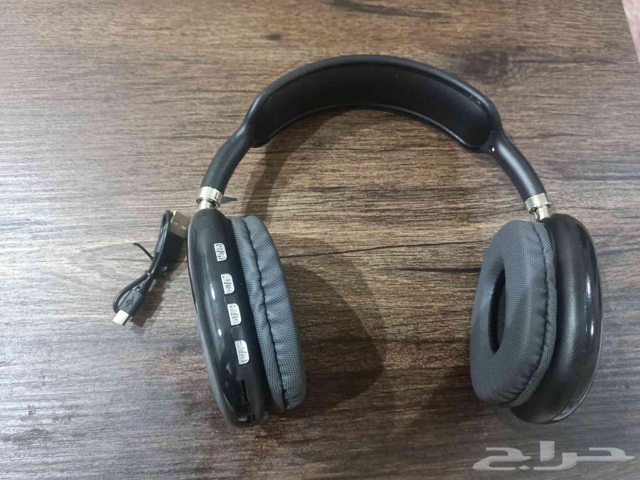 New Bluetooth earphones, clean and without any issues63416491270787117
