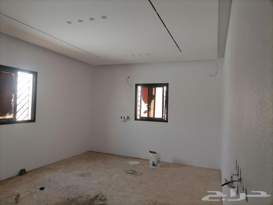 Interior or exterior paint is available.63033162192001113
