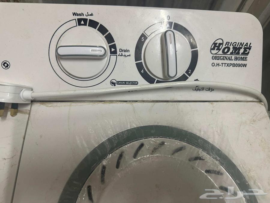For sale: electric cooker and a new washing machine, used for only two months.63415903754497112