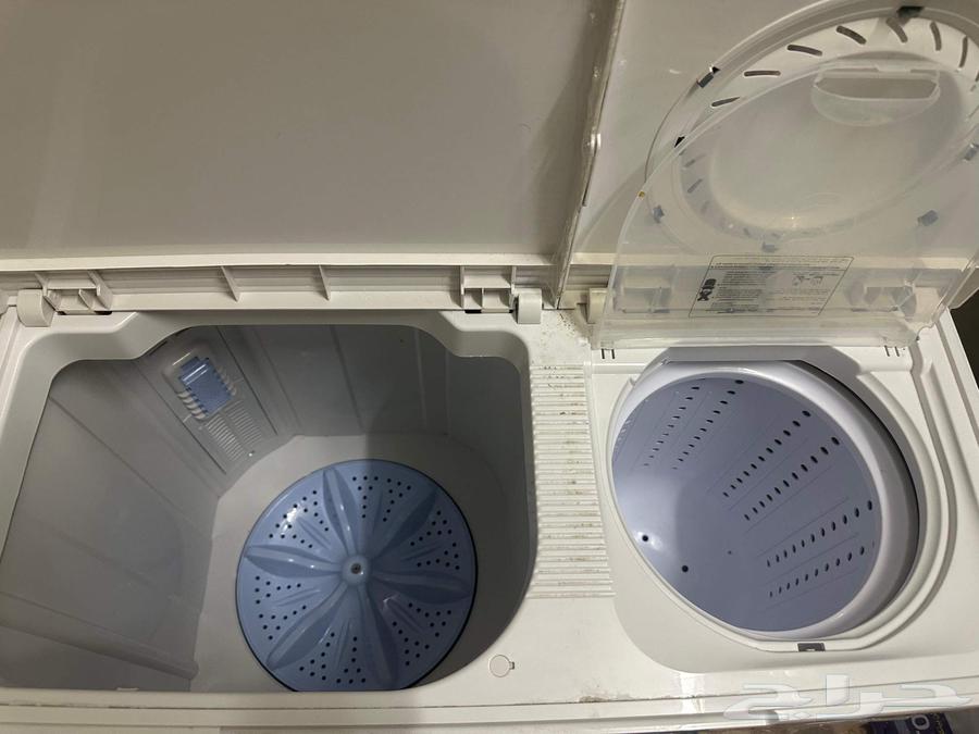 For sale: electric cooker and a new washing machine, used for only two months.63415903754497111