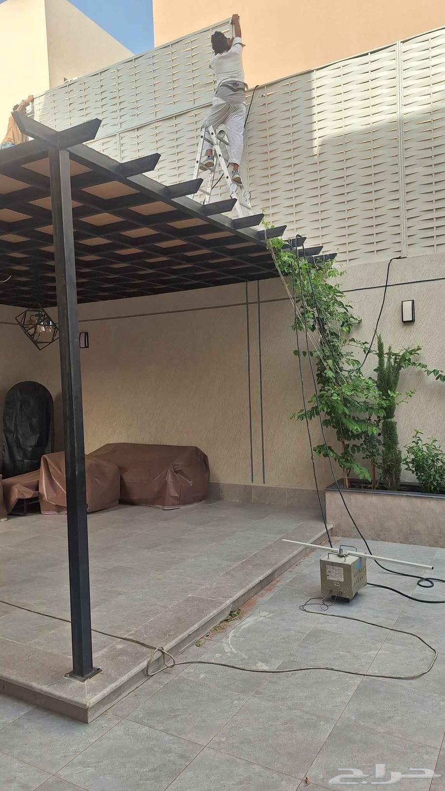We also offer various awnings, including fixed and movable car awnings.63034029956226111