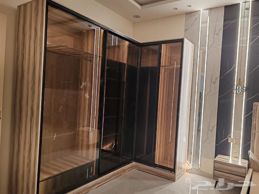Bedroom furniture and mattresses, bed linens, innovative closets, decorative curtains63033604688769114