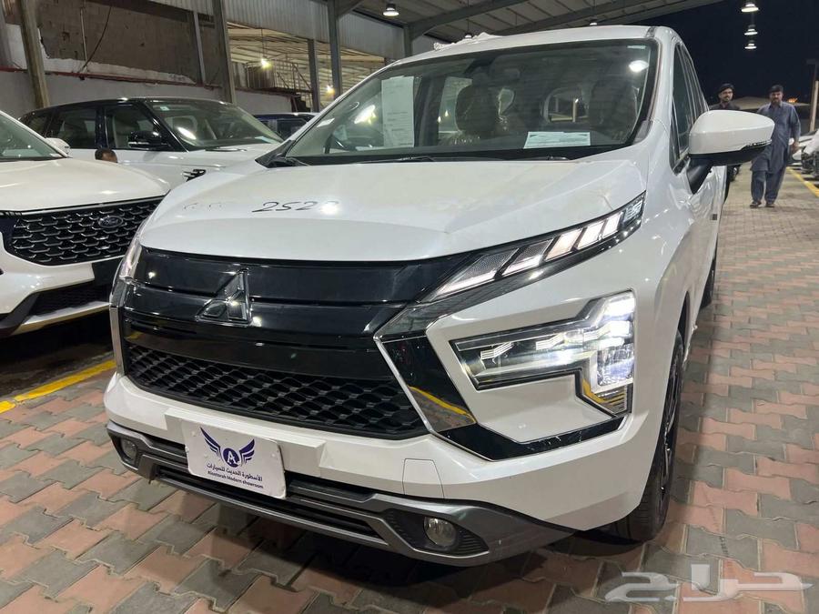 Mitsubishi Expander Premium 2025. Available for cash and installment63612767959299111