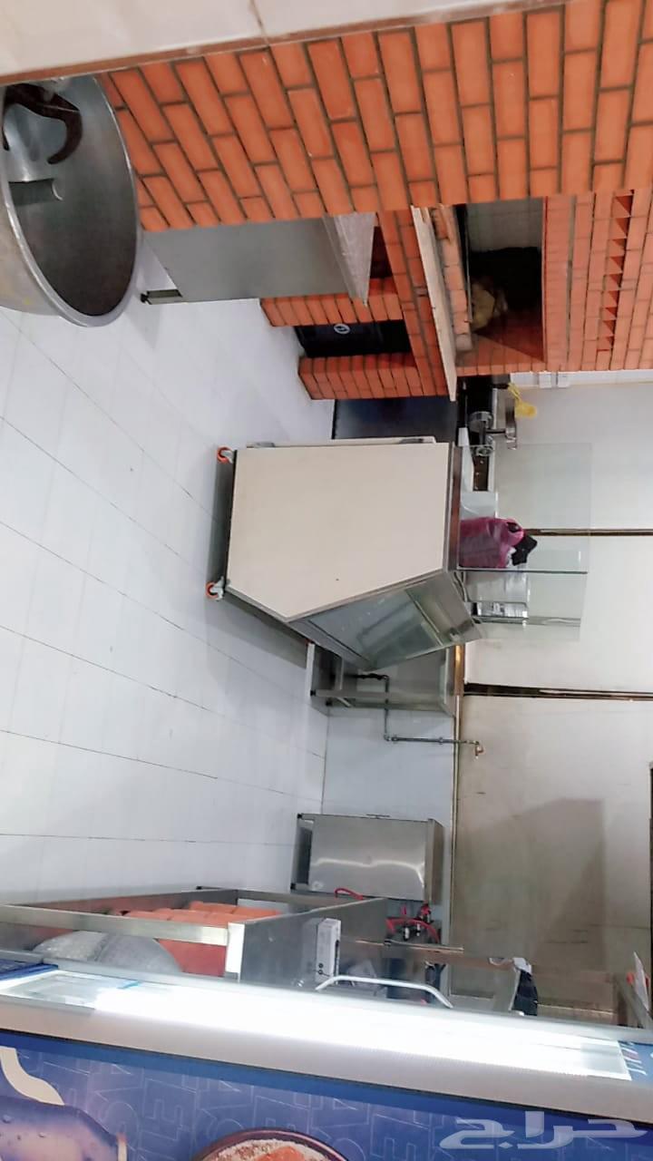 Hello, there is a restaurant available for sale or investment in Al-Ahsa63440551415555111