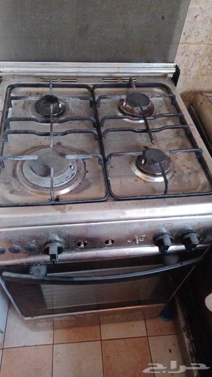 Four-burner stove. Working in good condition634098206840341127