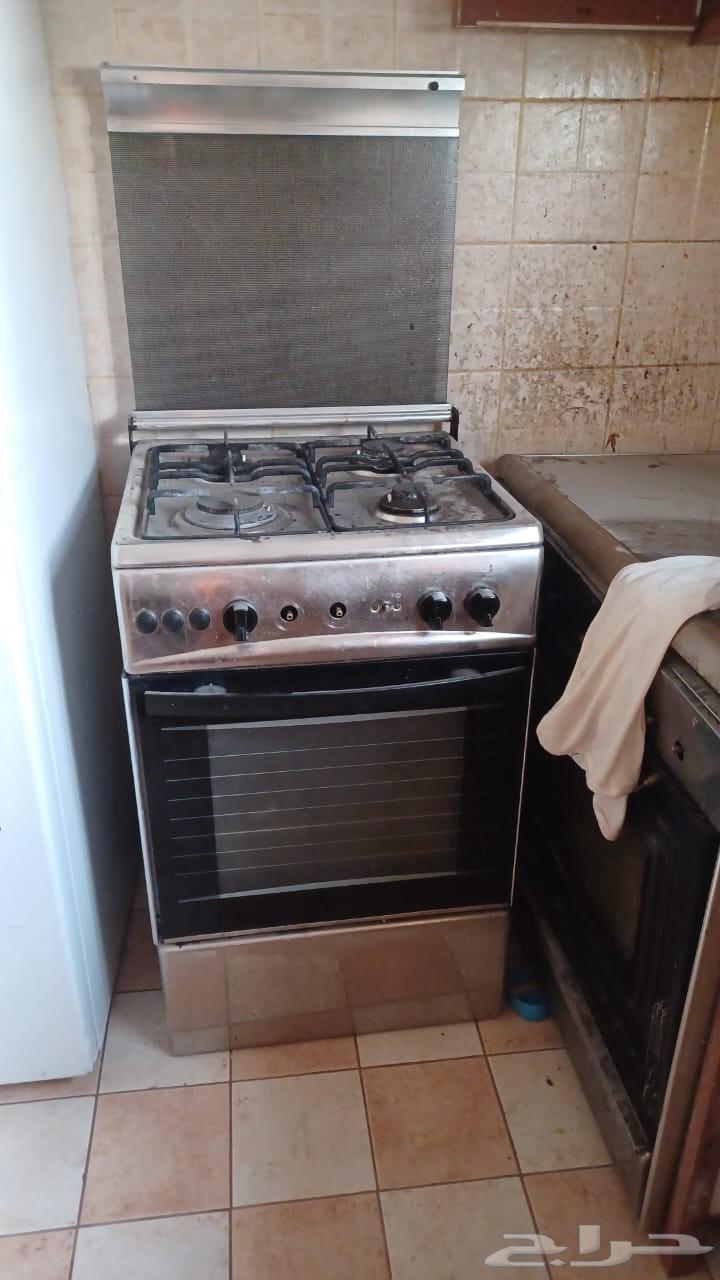 Four-burner stove. Working in good condition63409820684034112