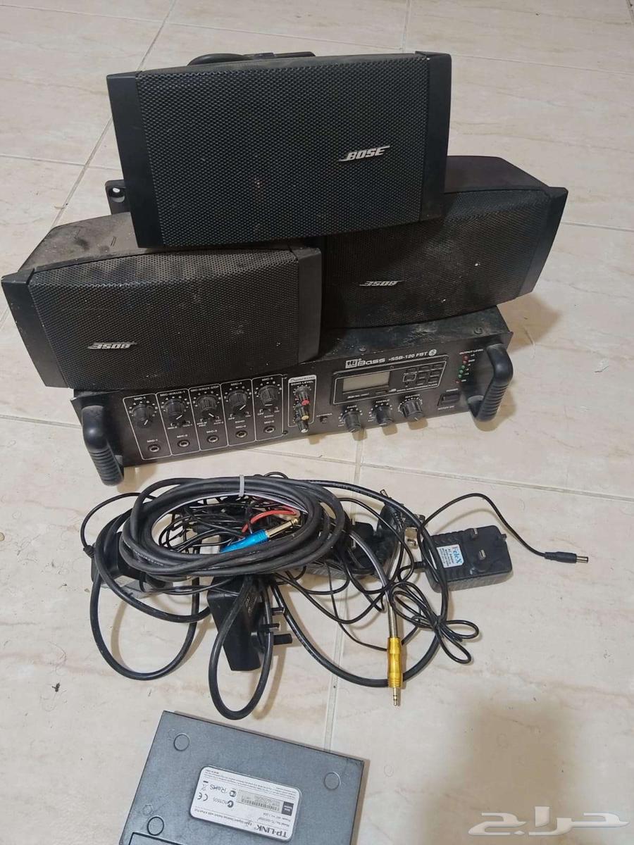 Amplifier with its speakers for sale63407544659329111