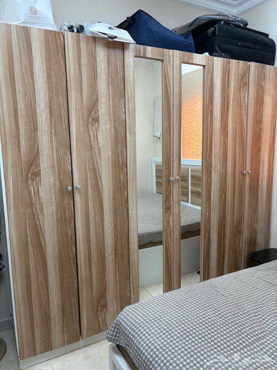 Carpenter moves furniture up and assembles children's bedroom rooms, air conditioners, carton boxes63032727398531112