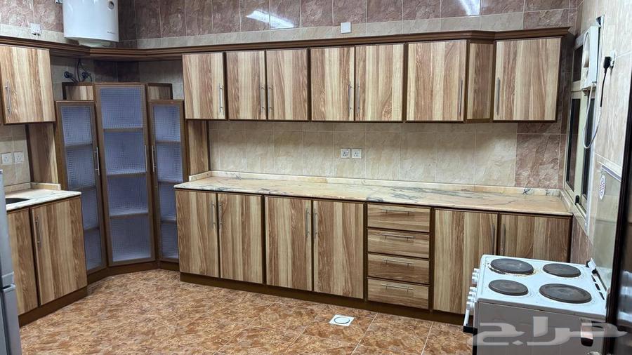 4 غرف مؤثثة ومكيفه للإيجار شهر صفر62899818837377114