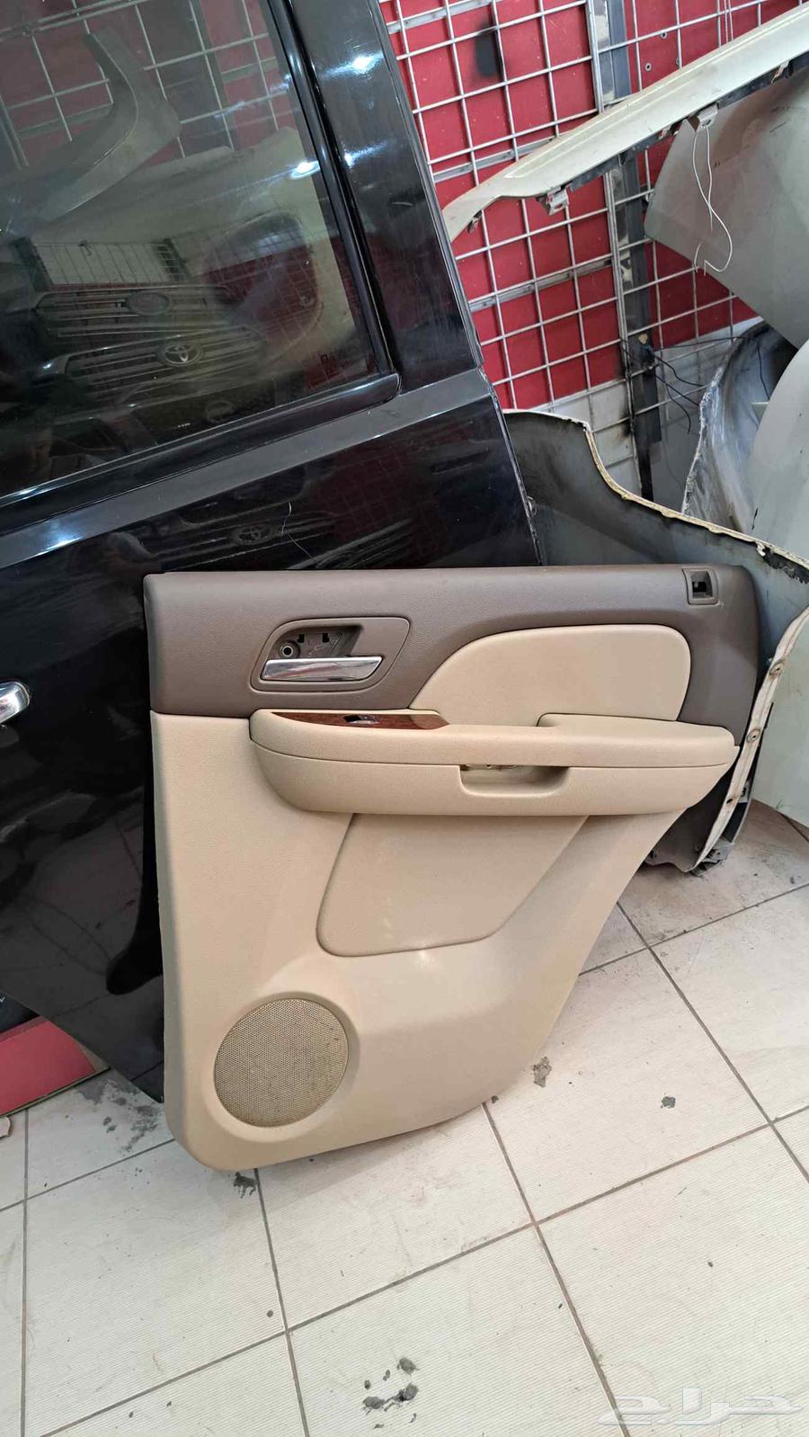 باب تاهو خلفي يمين كامل مع الدكور ودكور خلفي يمين63613442746369112