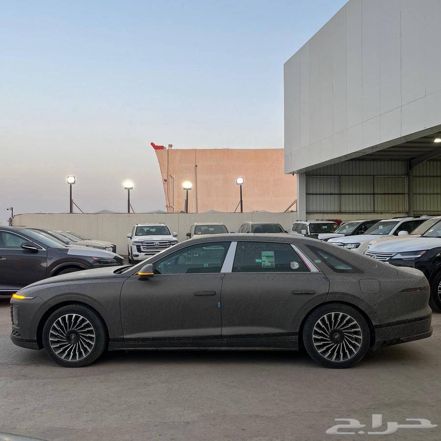 Hyundai Azera Aljirafi Model 202563613426099331112