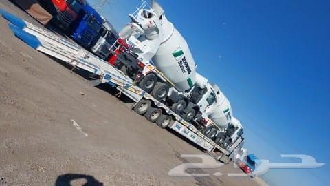 A 20-meter-long container ship in Rabigh is looking for cargo.63031859909763112