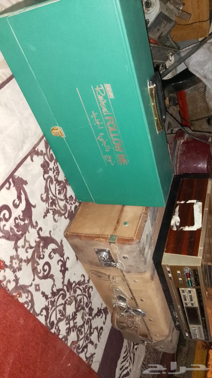 An old video device with tapes63402144546691113