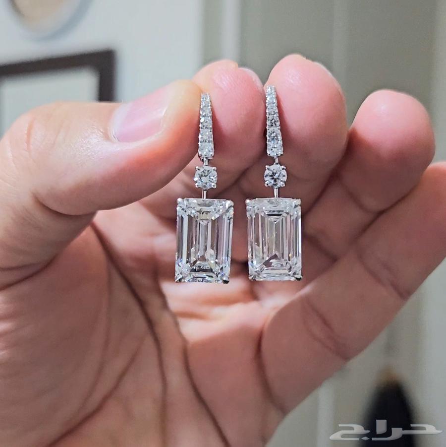 Very distinctive 22-carat lab-grown diamond necklace63376206169474117