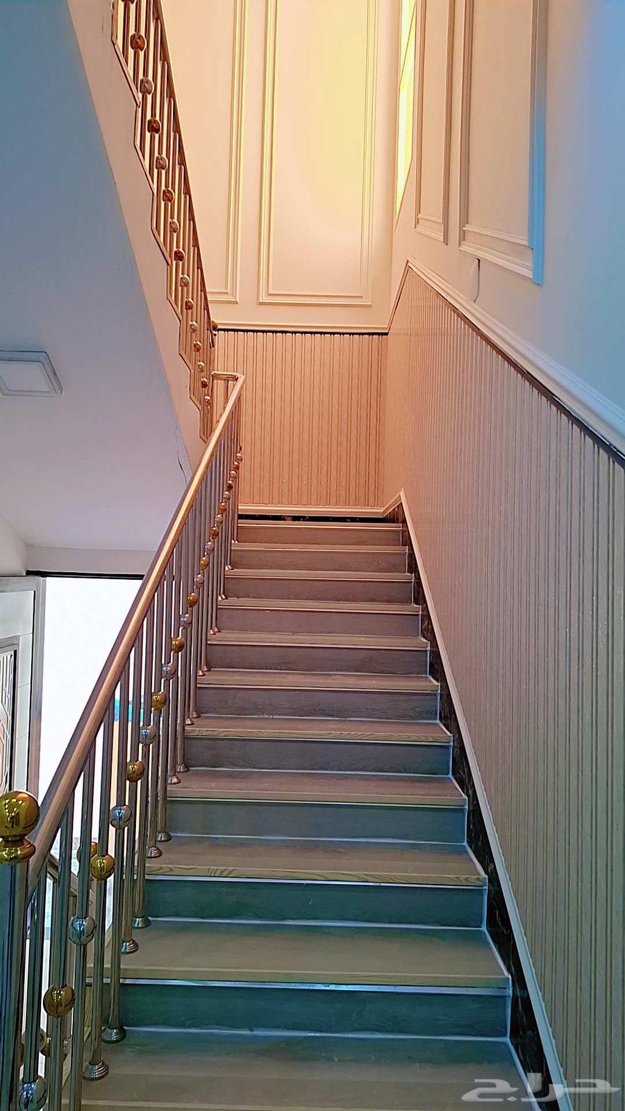 Gypsum board decorations are a strong alternative to chipboard and wood alternatives.63031866101634112