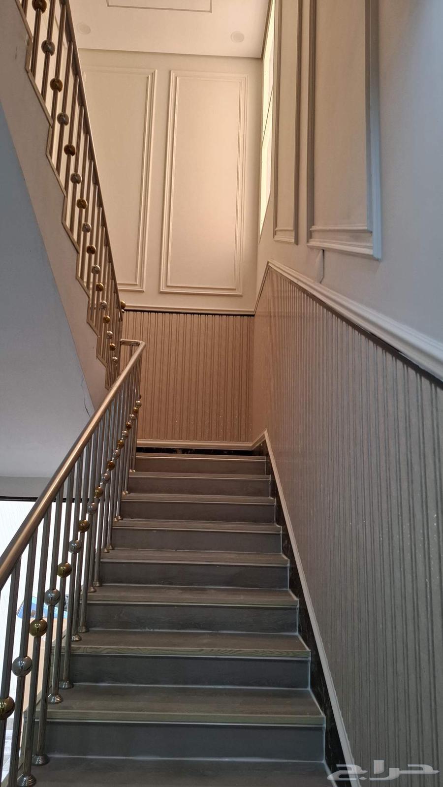 Gypsum board decorations are a strong alternative to chipboard and wood alternatives.630318661016341118