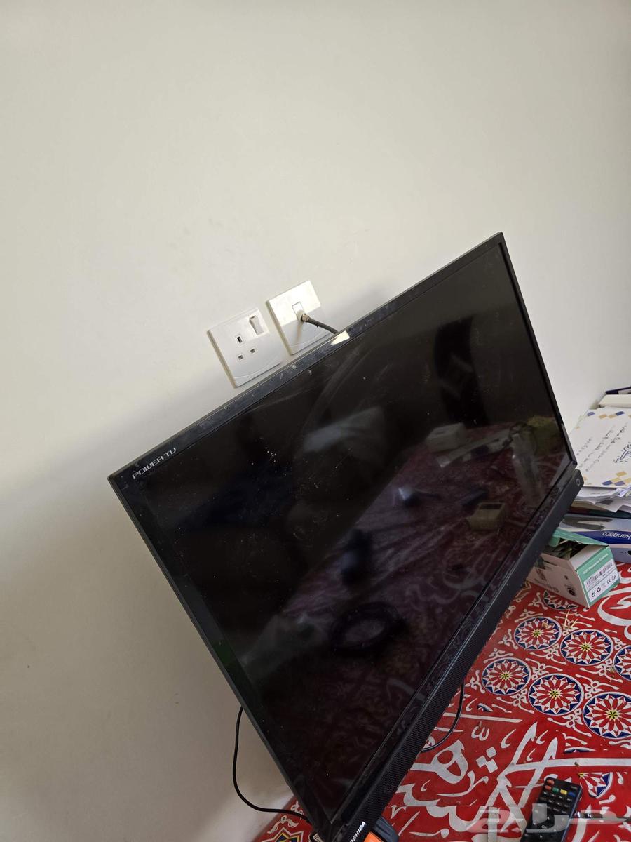 Toshiba screen in like-new condition, 32 inches, standard633766334871051115