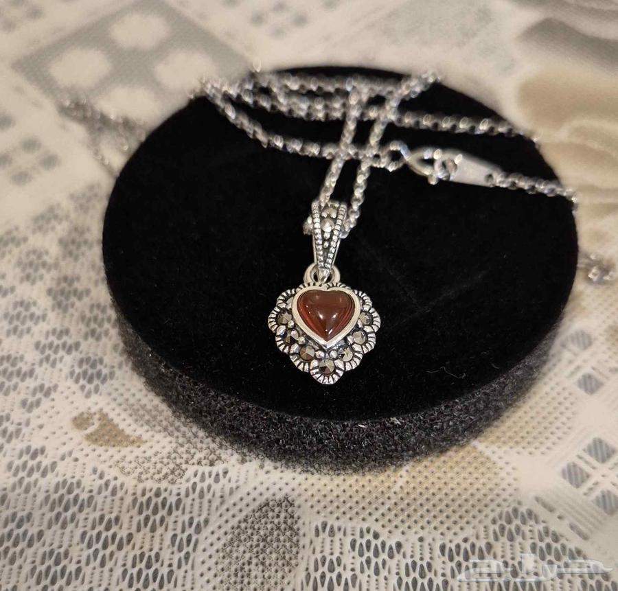 Classic silver chain and pendant with natural agate stone63375011379714112