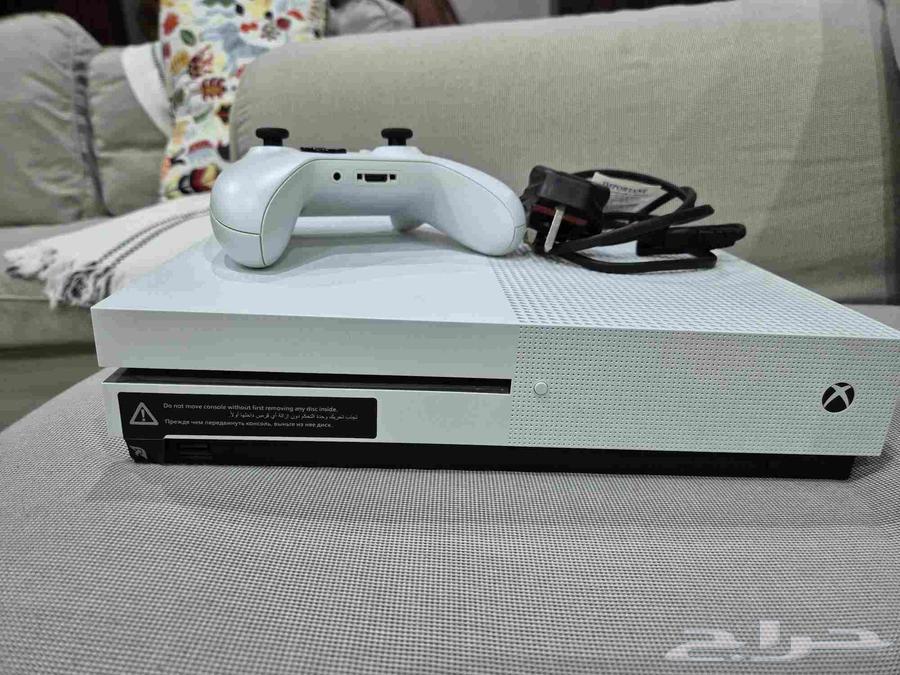 جهاز Xbox One نظيف جدا ما استخدم63378040647170111